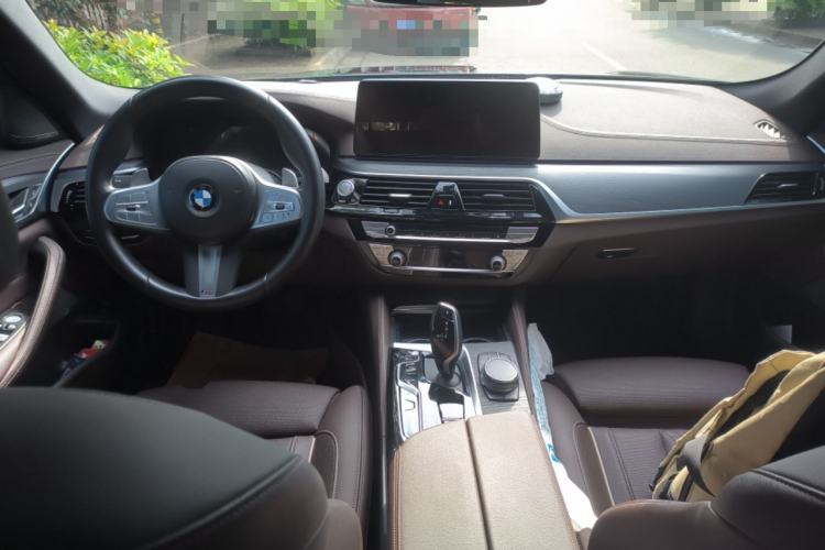 Used BMW 5 Series 2023 530Li Luxury Edition M Sport Package Center Console