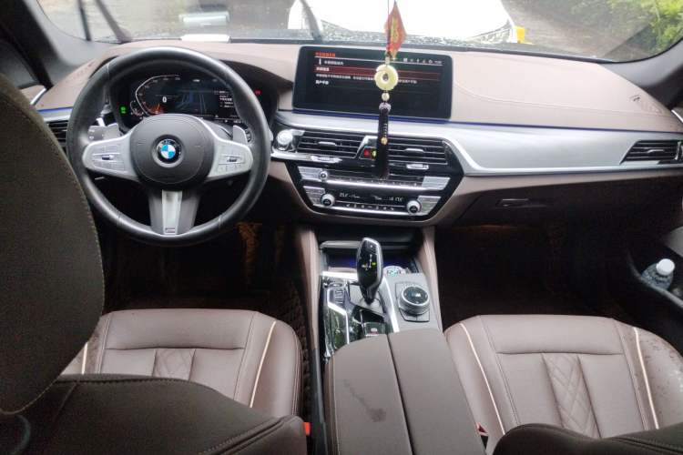 Used BMW 5 Series 2023 530Li Leading Model M Sport Package Center Console