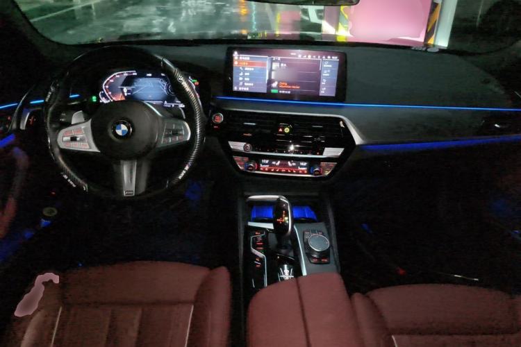 Used BMW 5 Series 2023 530Li Luxury Edition M Sport Package Center Console