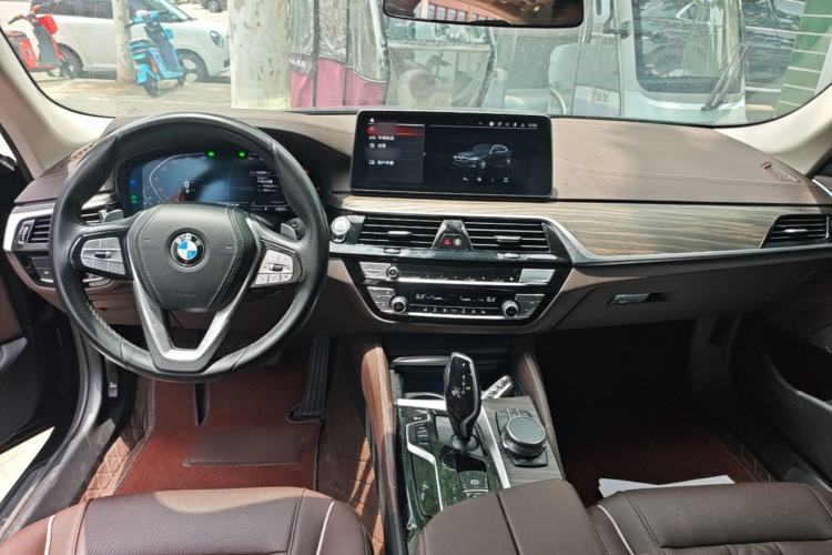 Used BMW 5 Series 2023 530Li Leading Edition Luxury Package Center Console