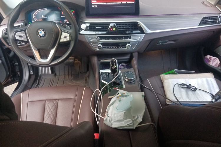Used BMW 5 Series 2023 530Li xDrive Luxury Package Center Console