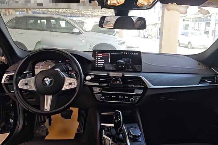 Used BMW 5 Series 2023 530Li Leading Model M Sport Package Center Console