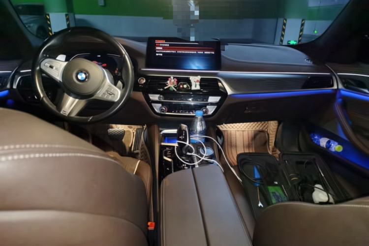 Used BMW 5 Series 2023 Restyled 530Li Leading Edition M Sport Package Center Console