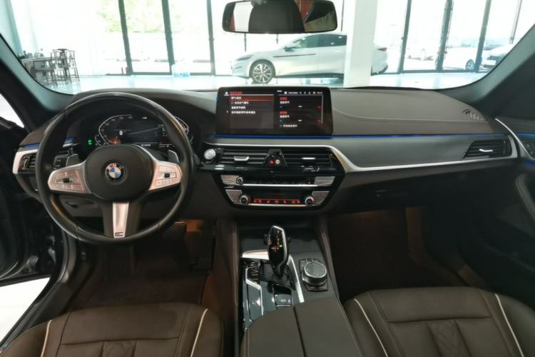 Used BMW 5 Series 2023 530Li Leading Model M Sport Package Center Console
