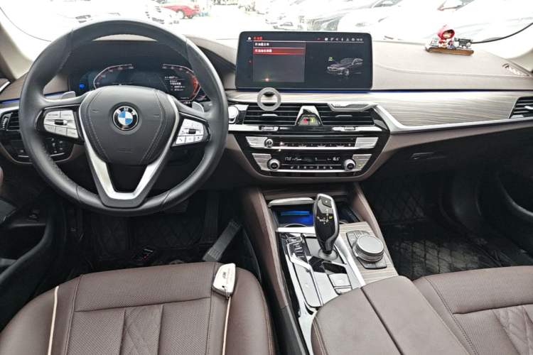 Used BMW 5 Series 2023 530Li Leading Edition Luxury Package Center Console