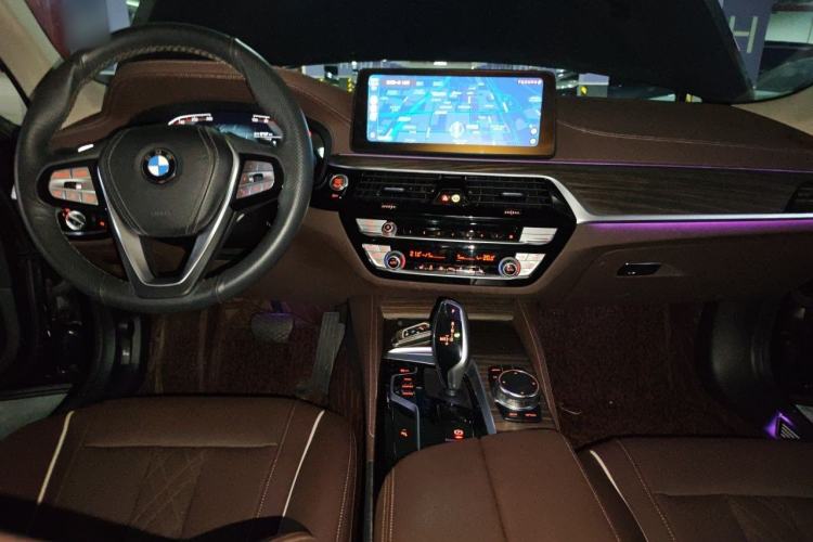 Used BMW 5 Series 2023 530Li Leading Model M Sport Package Center Console