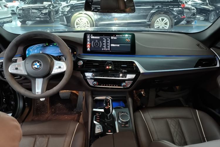 Used BMW 5 Series 2023 530Li Leading Model M Sport Package Center Console