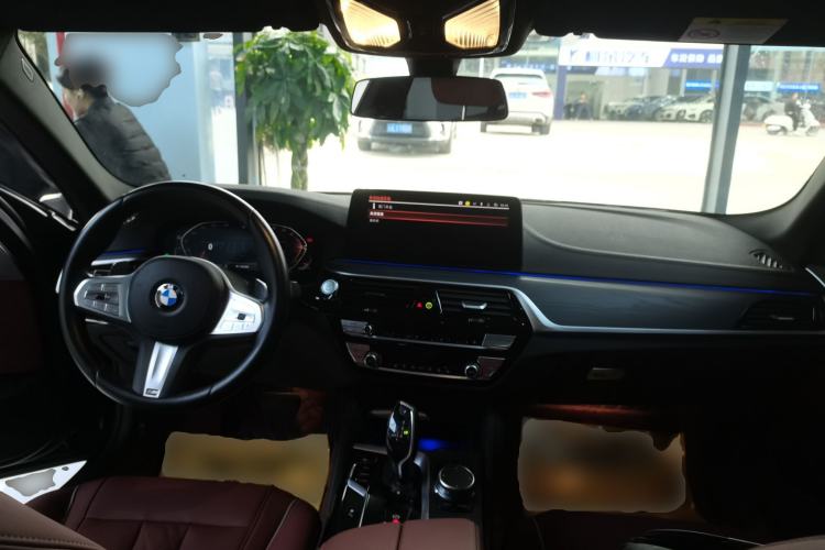 Used BMW 5 Series 2023 Restyled 530Li Leading Edition M Sport Package Center Console
