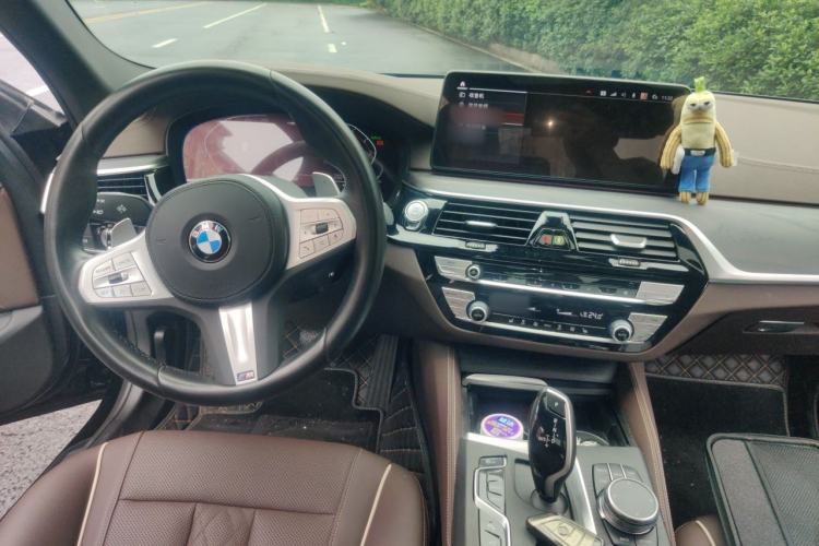 Used BMW 5 Series 2023 530Li Leading Model M Sport Package Center Console