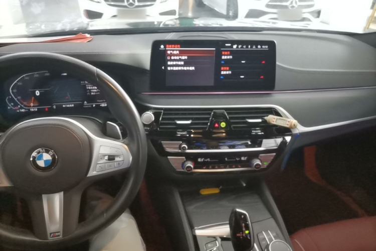 Used BMW 5 Series 2023 530Li Leading Model M Sport Package Center Console