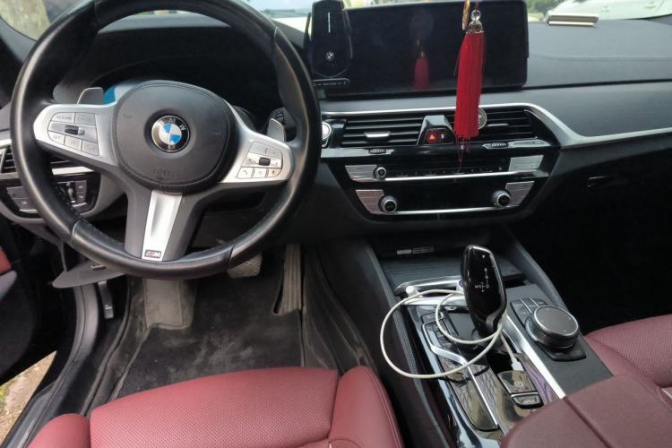 Used BMW 5 Series 2023 Restyled 530Li Luxury Edition M Sport Package Center Console