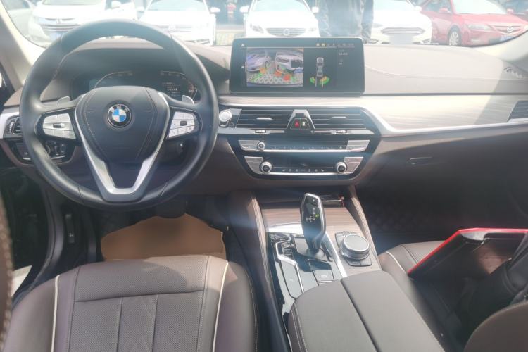Used BMW 5 Series 2023 530Li Leading Edition Luxury Package Center Console
