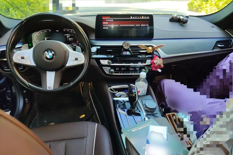 Used BMW 5 Series 2023 530Li Leading Model M Sport Package Center Console