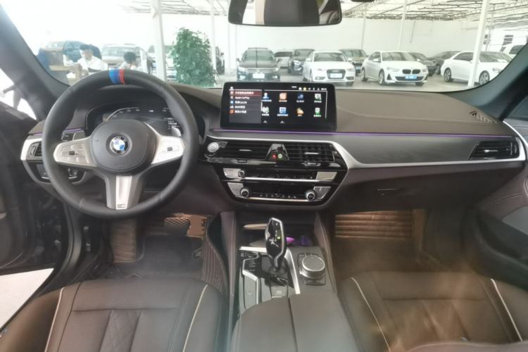 Used BMW 5 Series 2023 530Li Leading Model M Sport Package Center Console