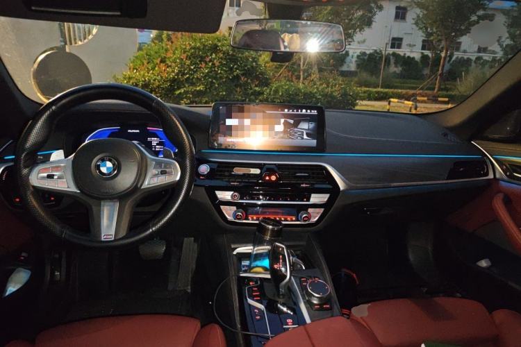 Used BMW 5 Series 2023 Restyled 530Li Luxury Edition M Sport Package Center Console