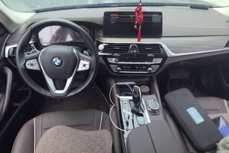 Used BMW 5 Series 2023 Facelifted 530Li Leading Luxury Package Center Console