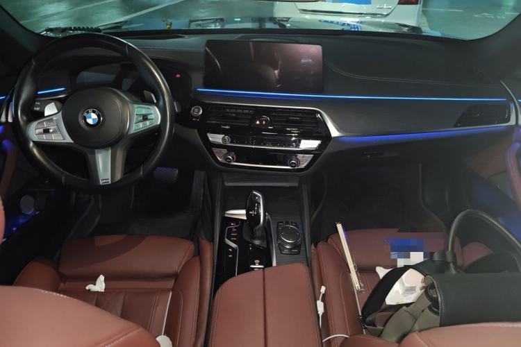 Used BMW 5 Series 2023 530Li Luxury Edition M Sport Package Center Console