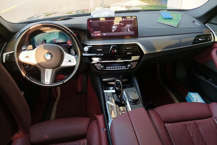 Used BMW 5 Series 2023 530Li Luxury Edition M Sport Package Center Console