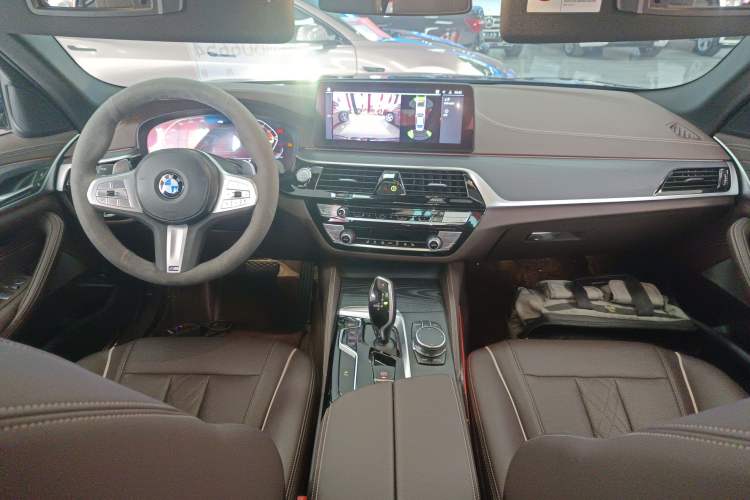 Used BMW 5 Series 2023 530Li Leading Model M Sport Package Center Console