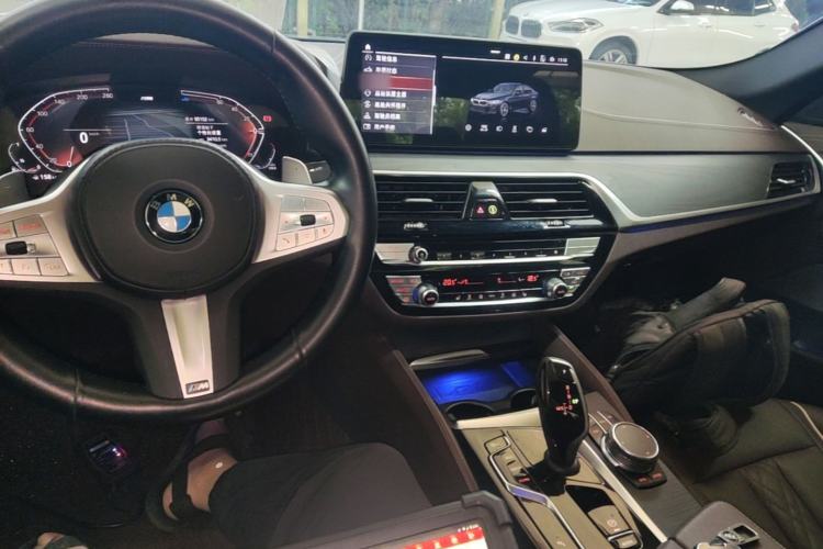 Used BMW 5 Series 2023 530Li Leading Model M Sport Package Center Console