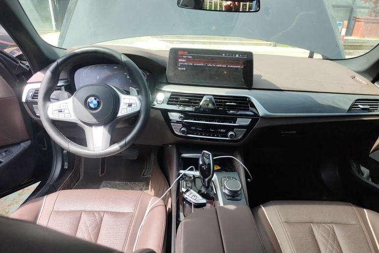 Used BMW 5 Series 2023 530Li Leading Model M Sport Package Center Console