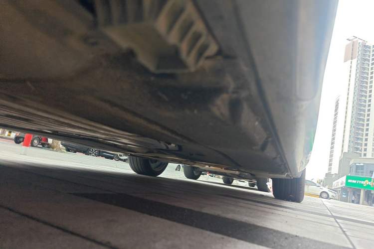 Used BMW 5 Series 2023 530Li Leading Model M Sport Package Chassis Front Left