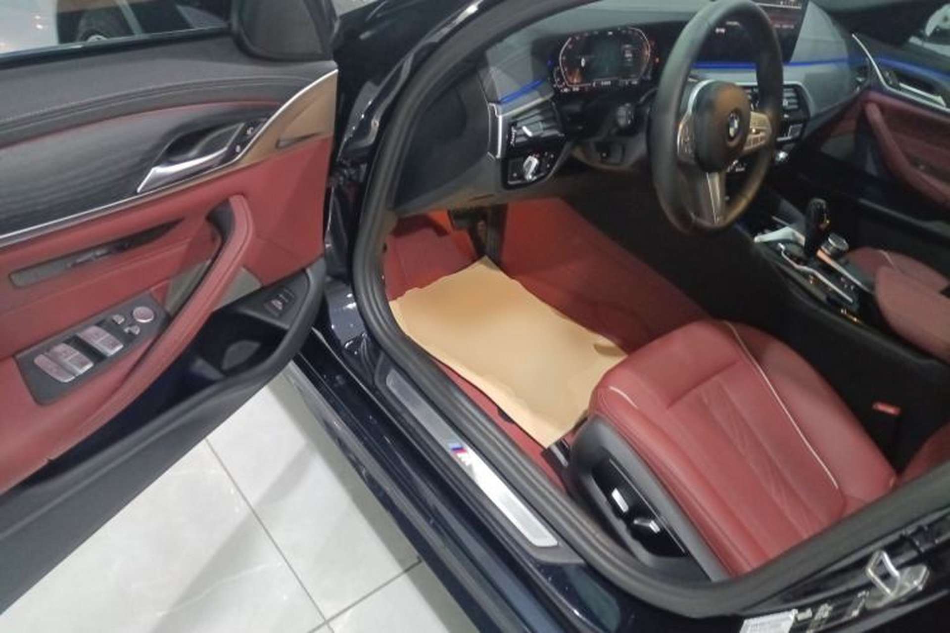 Used BMW 5 Series 2023 530Li Leading Model M Sport Package Driver Seat