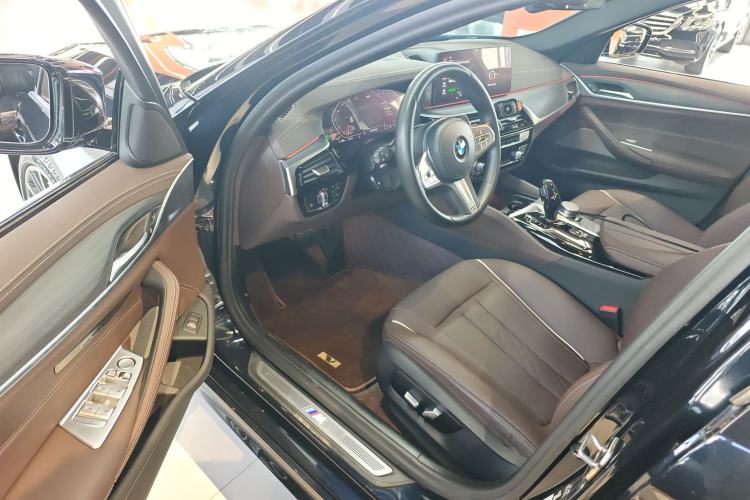 Used BMW 5 Series 2023 530Li Leading Model M Sport Package Driver Seat