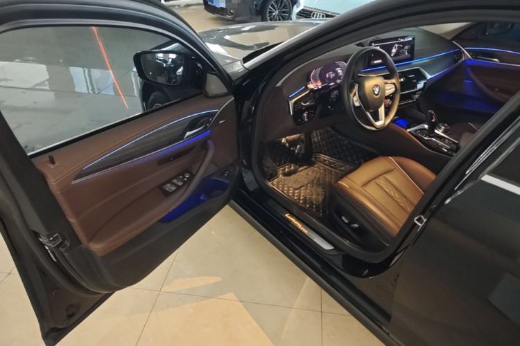 Used BMW 5 Series 2023 530Li Leading Edition Luxury Package Driver Seat