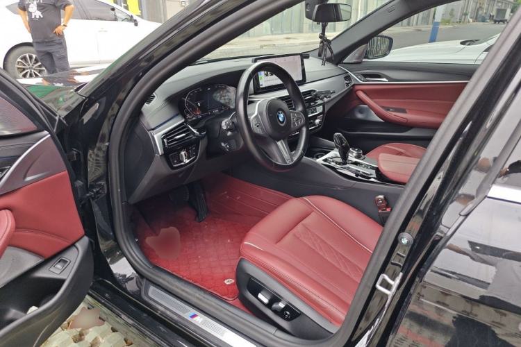 Used BMW 5 Series 2023 530Li Leading Model M Sport Package Driver Seat