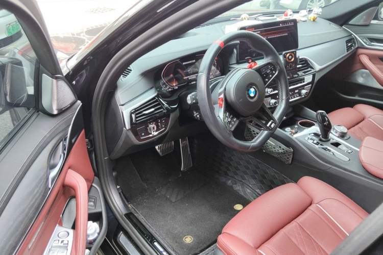 Used BMW 5 Series 2023 530Li Luxury Edition M Sport Package Driver Seat