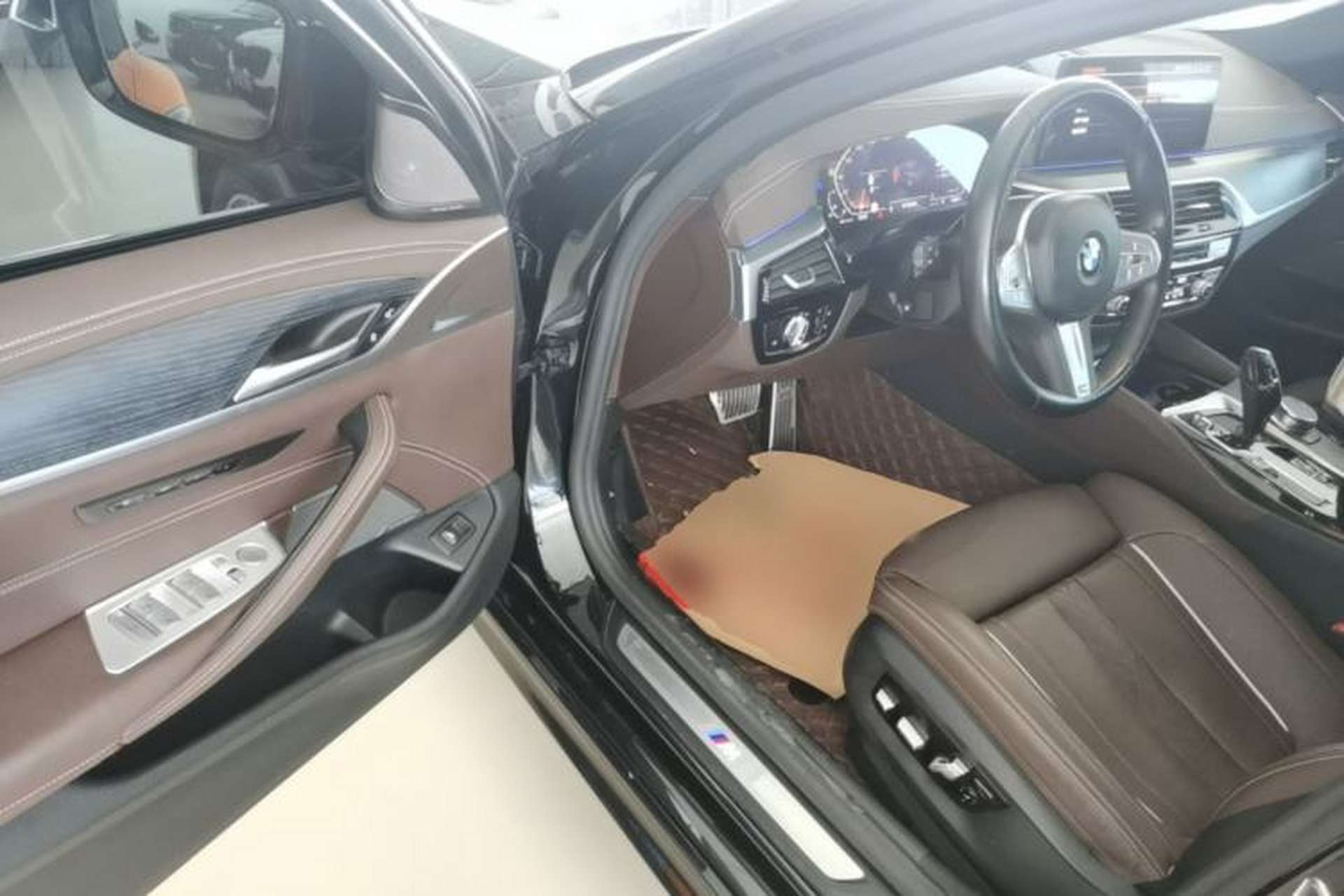 Used BMW 5 Series 2023 530Li Luxury Edition M Sport Package Driver Seat