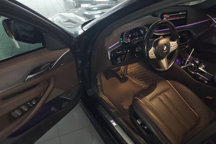 Used BMW 5 Series 2023 530Li Leading Model M Sport Package Driver Seat