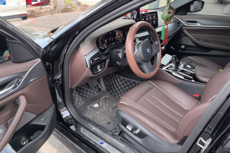 Used BMW 5 Series 2023 530Li Leading Model M Sport Package Driver Seat