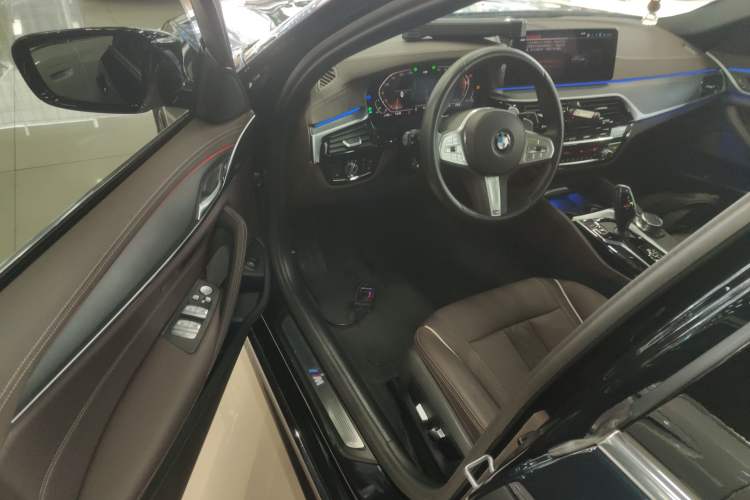 Used BMW 5 Series 2023 530Li Leading Model M Sport Package Driver Seat