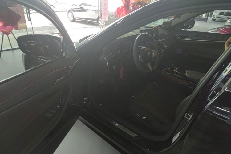 Used BMW 5 Series 2023 Restyled 530Li Leading Edition M Sport Package Driver Seat