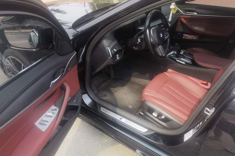 Used BMW 5 Series 2023 530Li xDrive M Sport Package Driver Seat