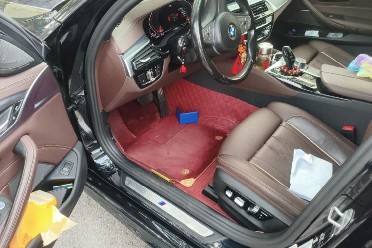 Used BMW 5 Series 2023 530Li Luxury Edition M Sport Package Driver Seat