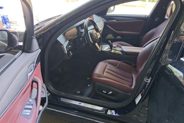 Used BMW 5 Series 2023 530Li Leading Model M Sport Package Driver Seat
