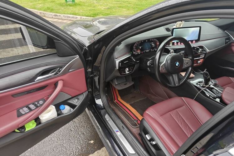 Used BMW 5 Series 2023 530Li Leading Model M Sport Package Driver Seat