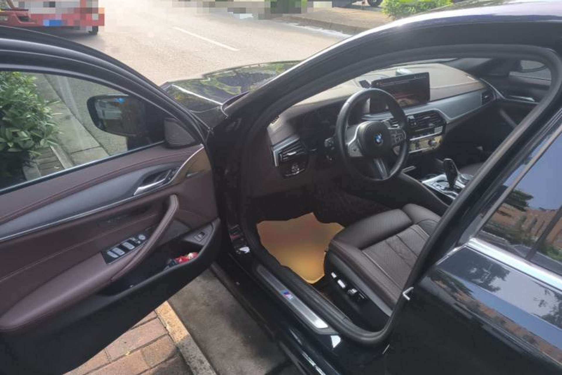 Used BMW 5 Series 2023 530Li Luxury Edition M Sport Package Driver Seat