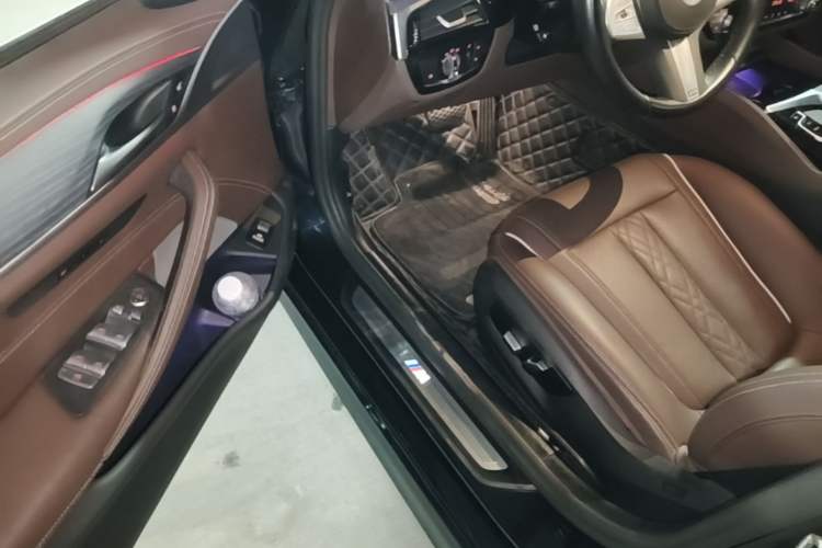 Used BMW 5 Series 2023 530Li Leading Model M Sport Package Driver Seat