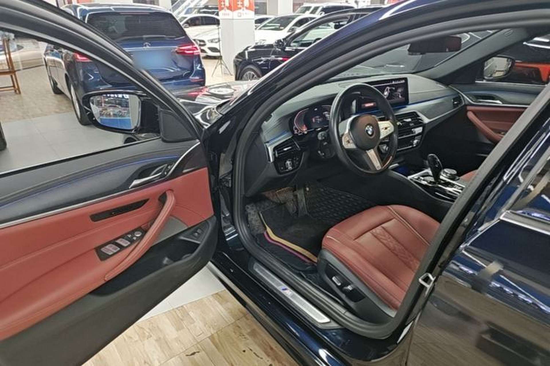 Used BMW 5 Series 2023 530Li Leading Model M Sport Package Driver Seat