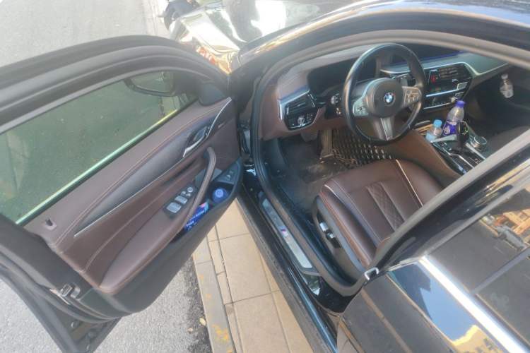 Used BMW 5 Series 2023 530Li Leading Model M Sport Package Driver Seat