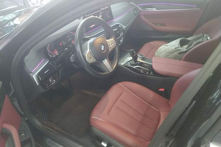 Used BMW 5 Series 2023 530Li Leading Model M Sport Package Driver Seat