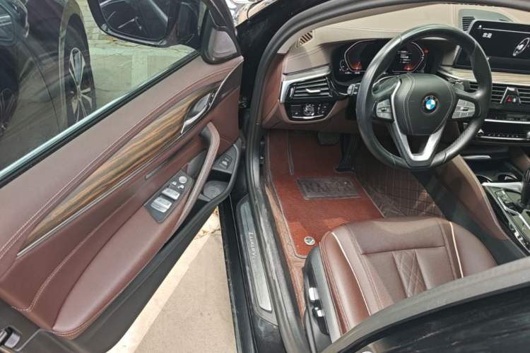 Used BMW 5 Series 2023 530Li Leading Edition Luxury Package Driver Seat