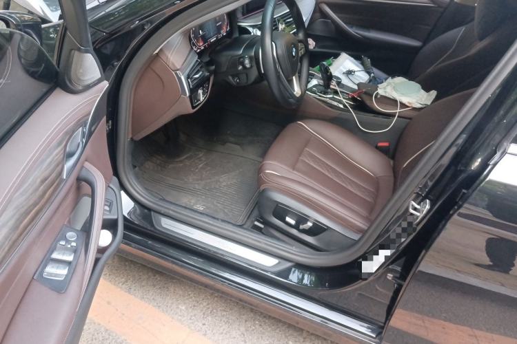 Used BMW 5 Series 2023 530Li xDrive Luxury Package Driver Seat