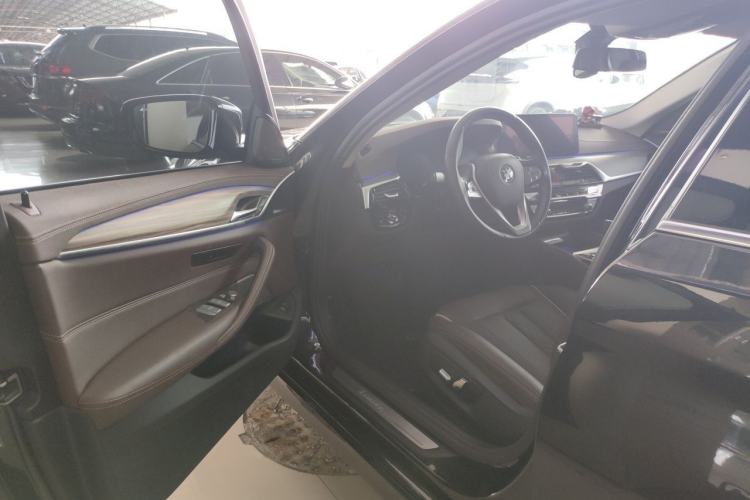 Used BMW 5 Series 2023 530Li Leading Edition Luxury Package Driver Seat