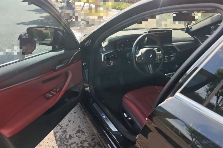 Used BMW 5 Series 2023 Restyled 530Li Leading Edition M Sport Package Driver Seat