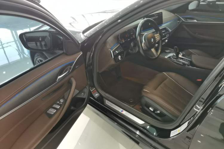 Used BMW 5 Series 2023 530Li Leading Model M Sport Package Driver Seat
